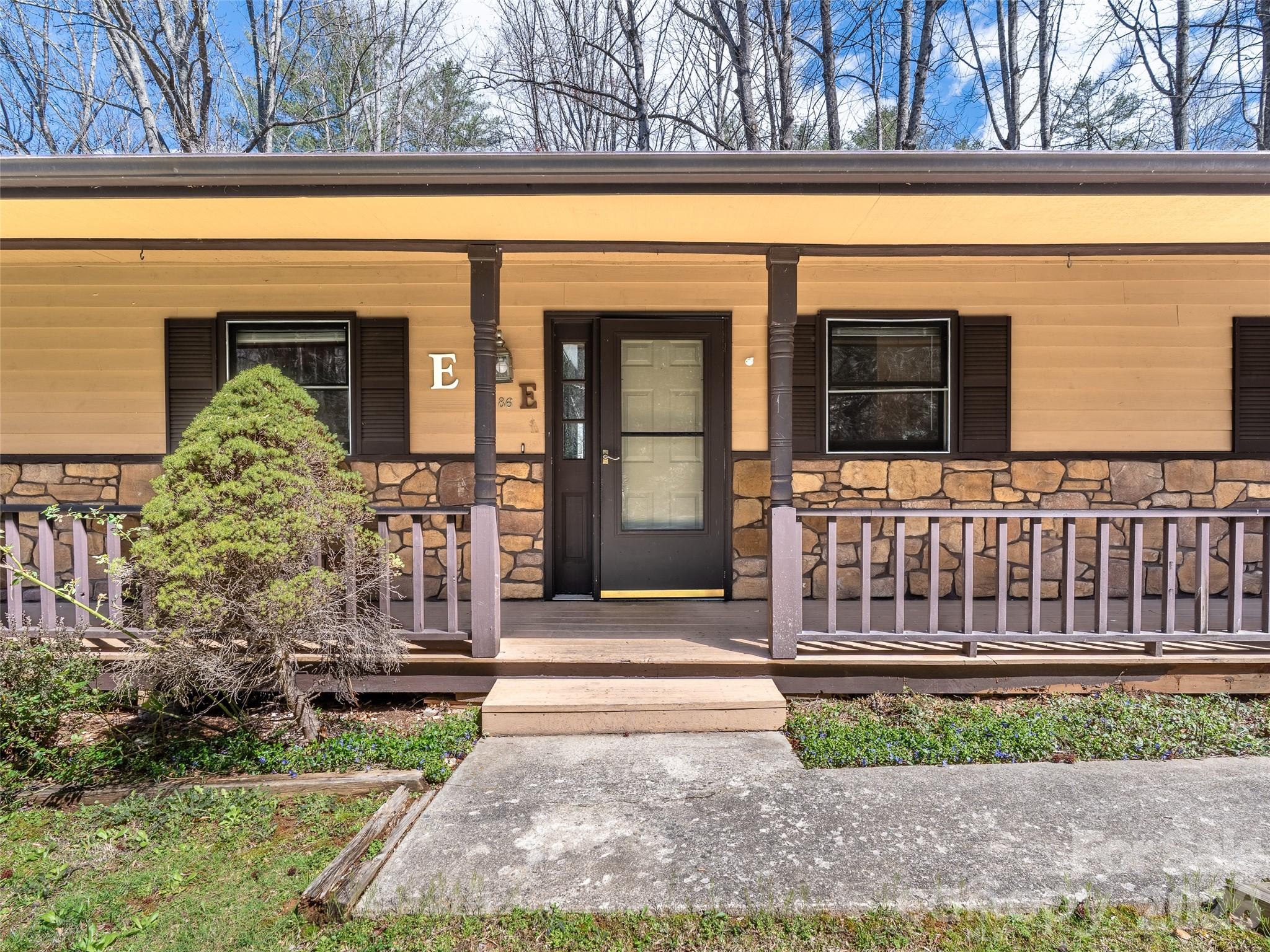 86 View De Lake Drive Etowah NC 28729