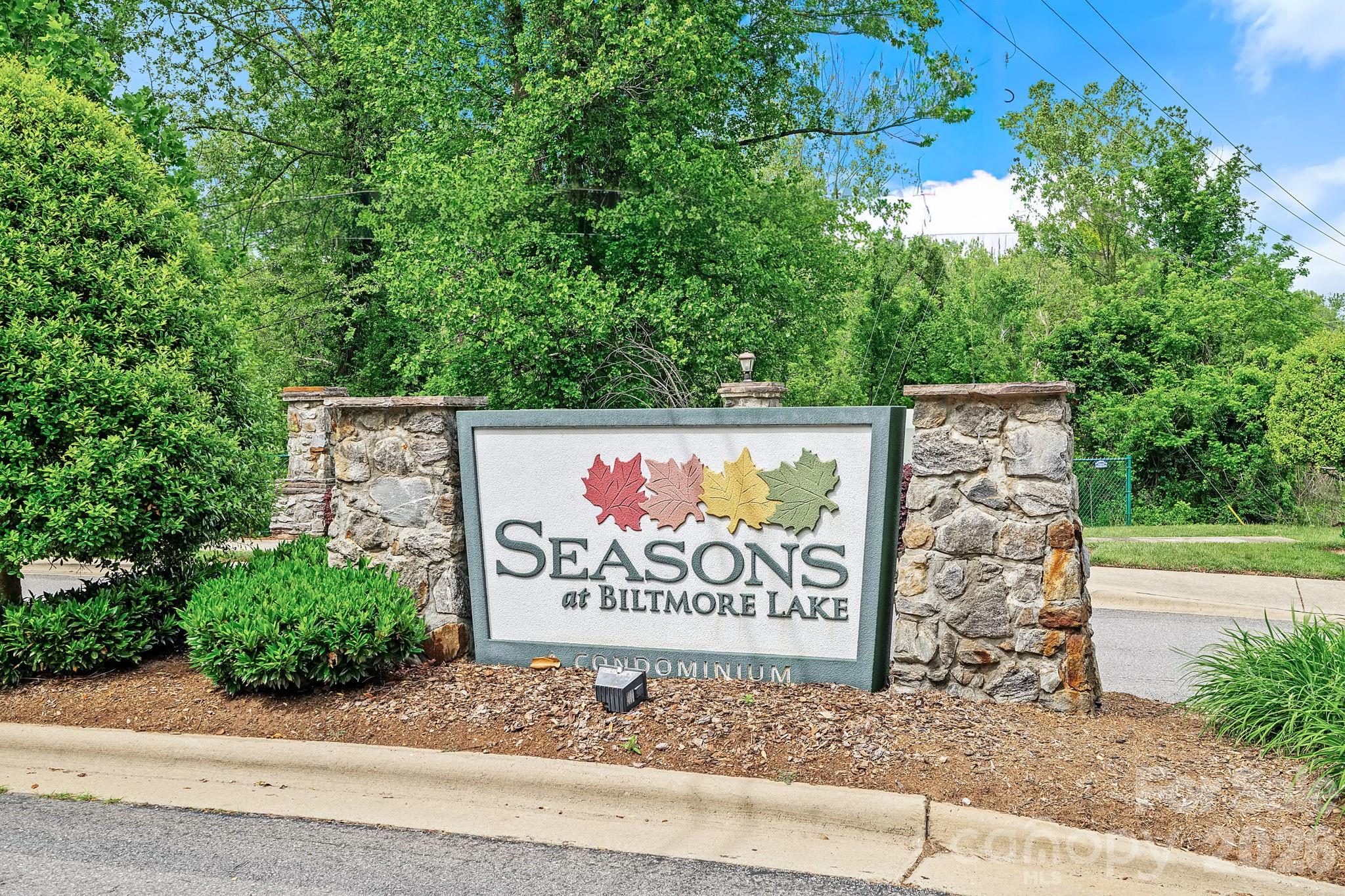 400 Vista Lake Drive Candler NC 28715