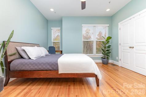 239 N Dotger Avenue N Charlotte NC 28207