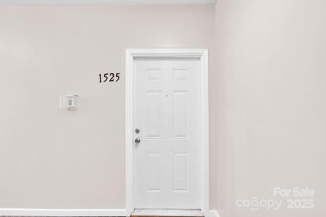 1525 Walnut View Drive Charlotte NC 28208