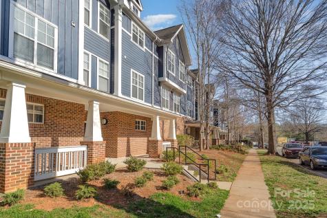 1525 Walnut View Drive Charlotte NC 28208