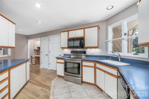 1101 Timber Trail Asheville NC 28804