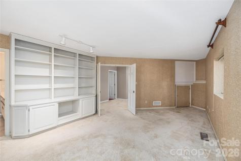 1101 Timber Trail Asheville NC 28804