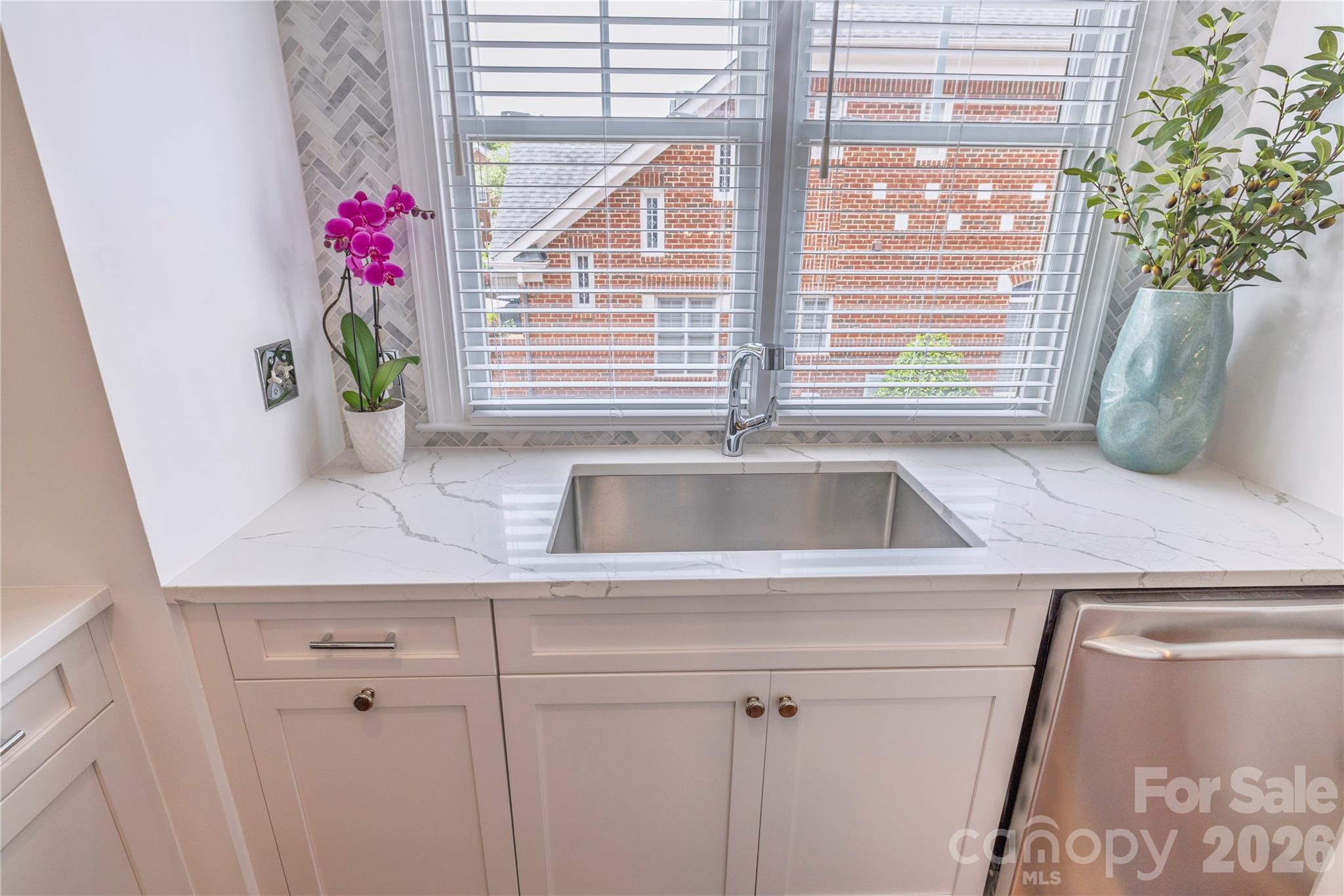 4912 S Hill View Drive Charlotte NC 28210