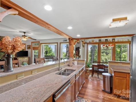 300 Creekside Way Burnsville NC 28714