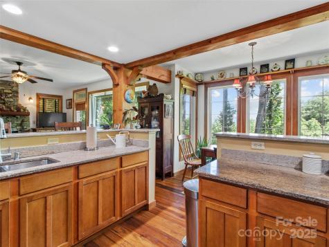 300 Creekside Way Burnsville NC 28714