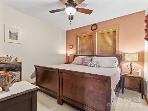 300 Creekside Way Burnsville NC 28714