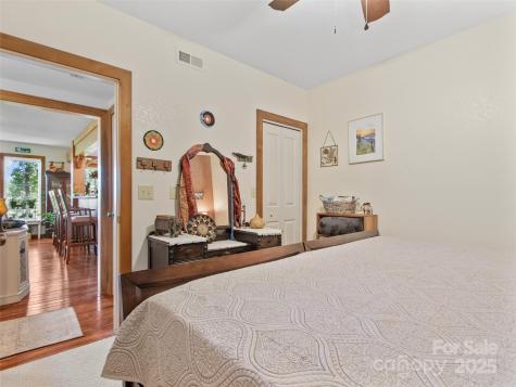 300 Creekside Way Burnsville NC 28714