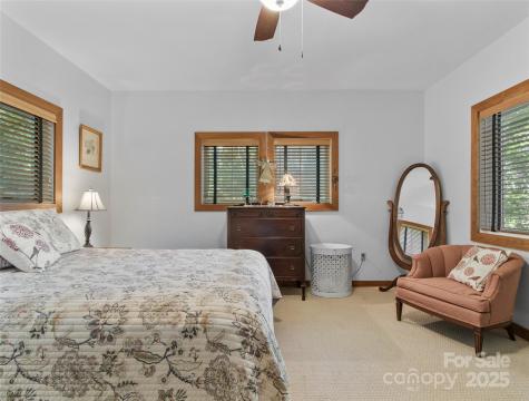 300 Creekside Way Burnsville NC 28714