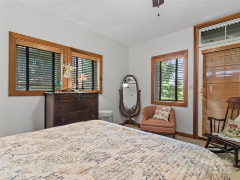 300 Creekside Way Burnsville NC 28714