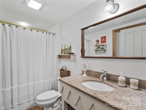 300 Creekside Way Burnsville NC 28714