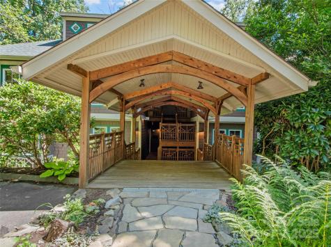 300 Creekside Way Burnsville NC 28714