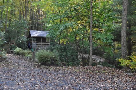 300 Creekside Way Burnsville NC 28714