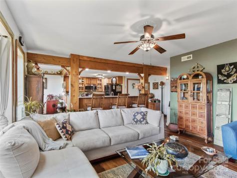 300 Creekside Way Burnsville NC 28714
