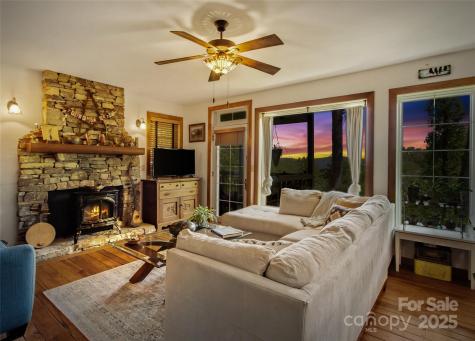 300 Creekside Way Burnsville NC 28714