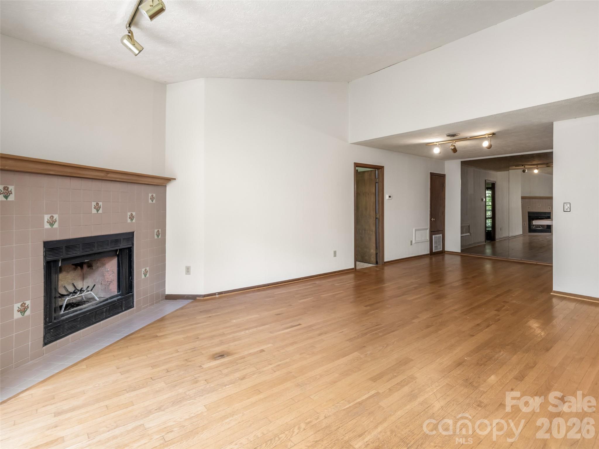 38 Ravencroft Lane Asheville NC 28803