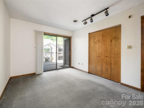 38 Ravencroft Lane Asheville NC 28803