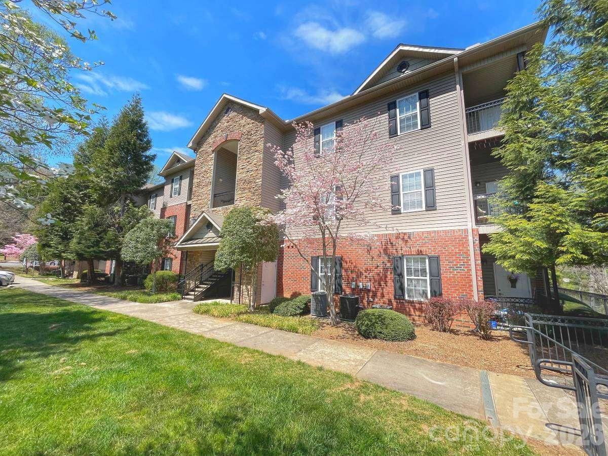 415 Appeldoorn Circle Asheville NC 28803