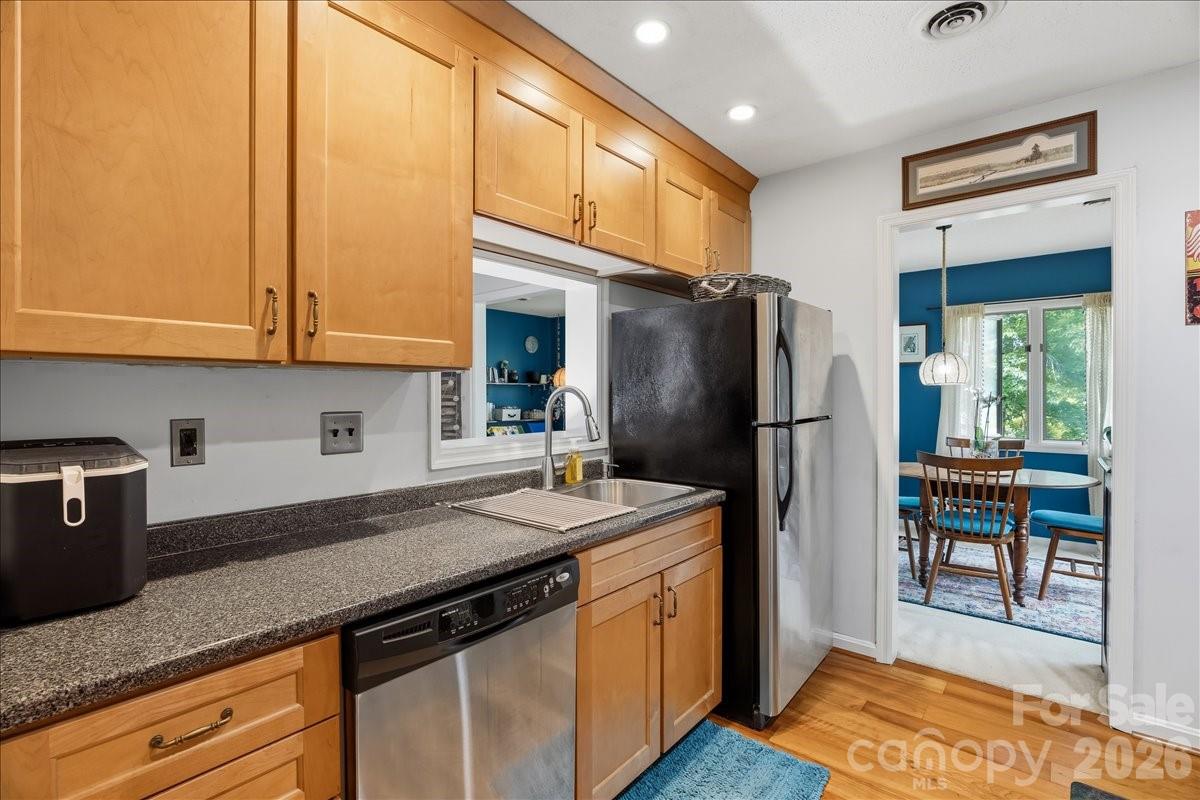 16 Woodsong Lane Brevard NC 28712