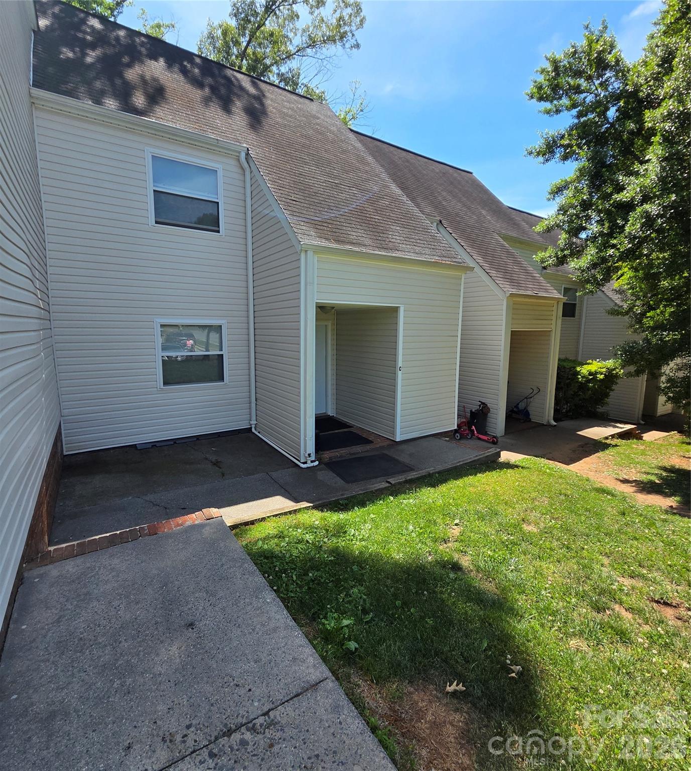 9140 Black Heath Circle Charlotte NC 28214