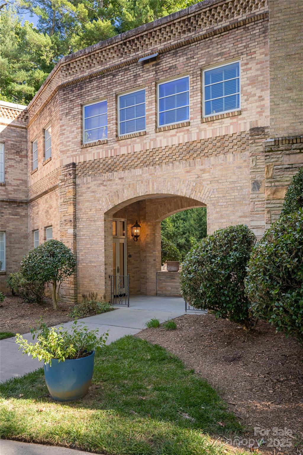 6 Village Lane Asheville NC 28803