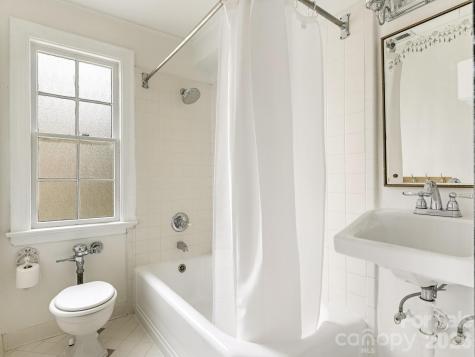 108 Colville Road Charlotte NC 28207