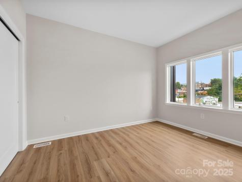 3 Lee Garden Lane Asheville NC 28801