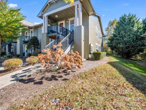 1705 Deermouse Way Hendersonville NC 28792