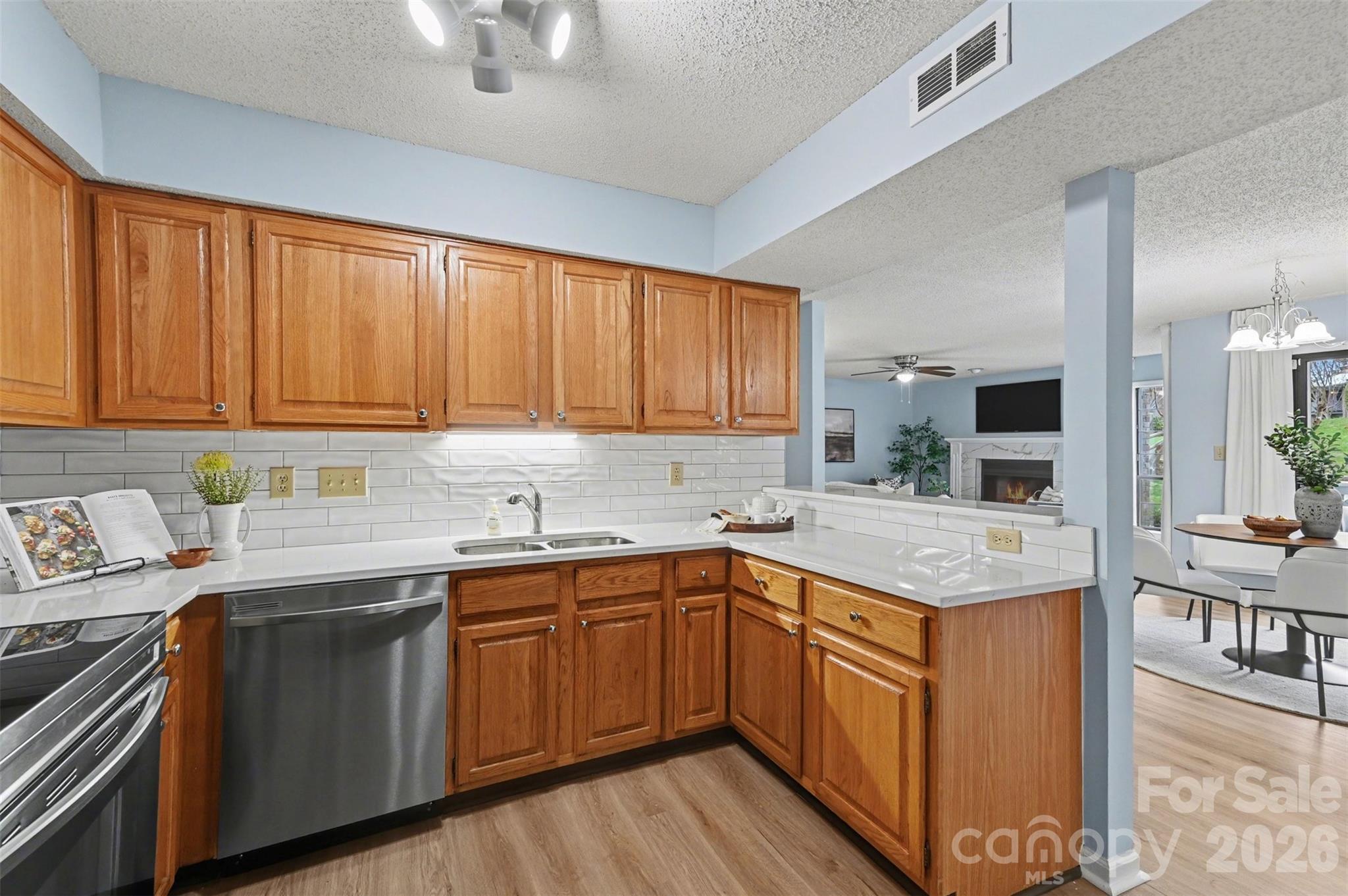 5866 Harris Grove Lane Charlotte NC 28212
