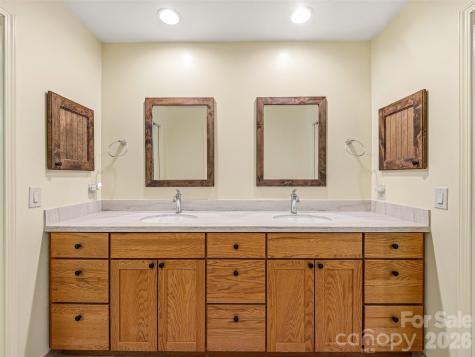 348 Surrey Lane Brevard NC 28712