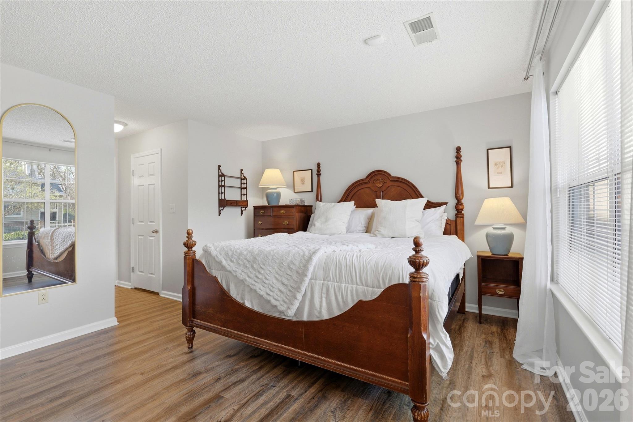 5007 Sharon Road Charlotte NC 28210