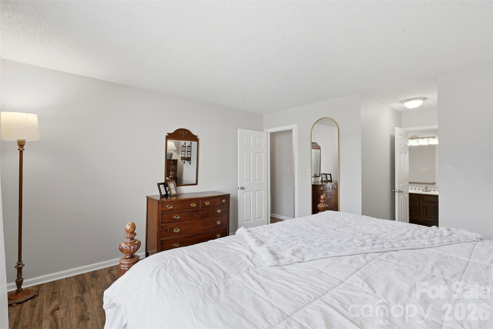 5007 Sharon Road Charlotte NC 28210
