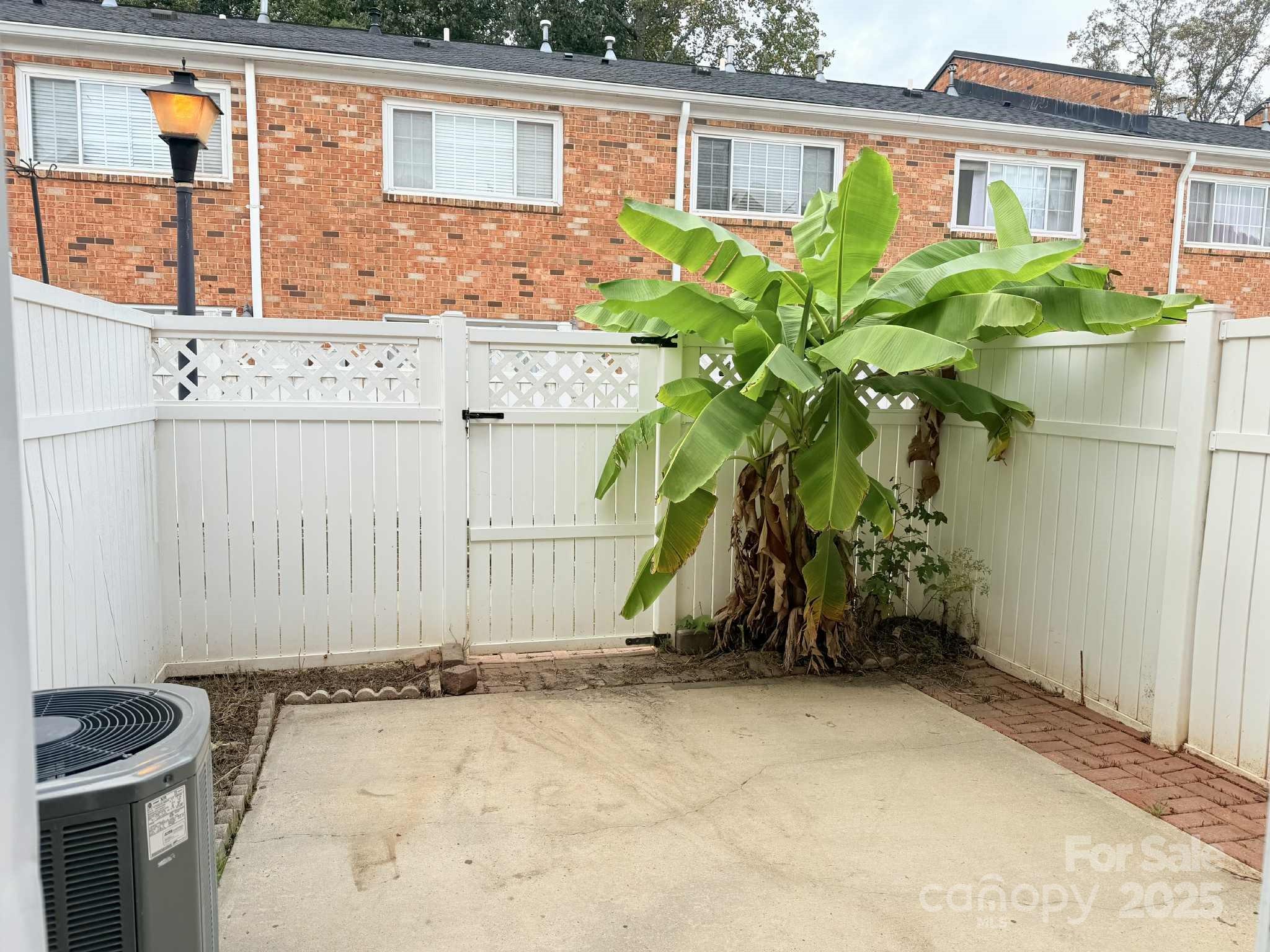 1218 Green Oaks Lane Charlotte NC 28205