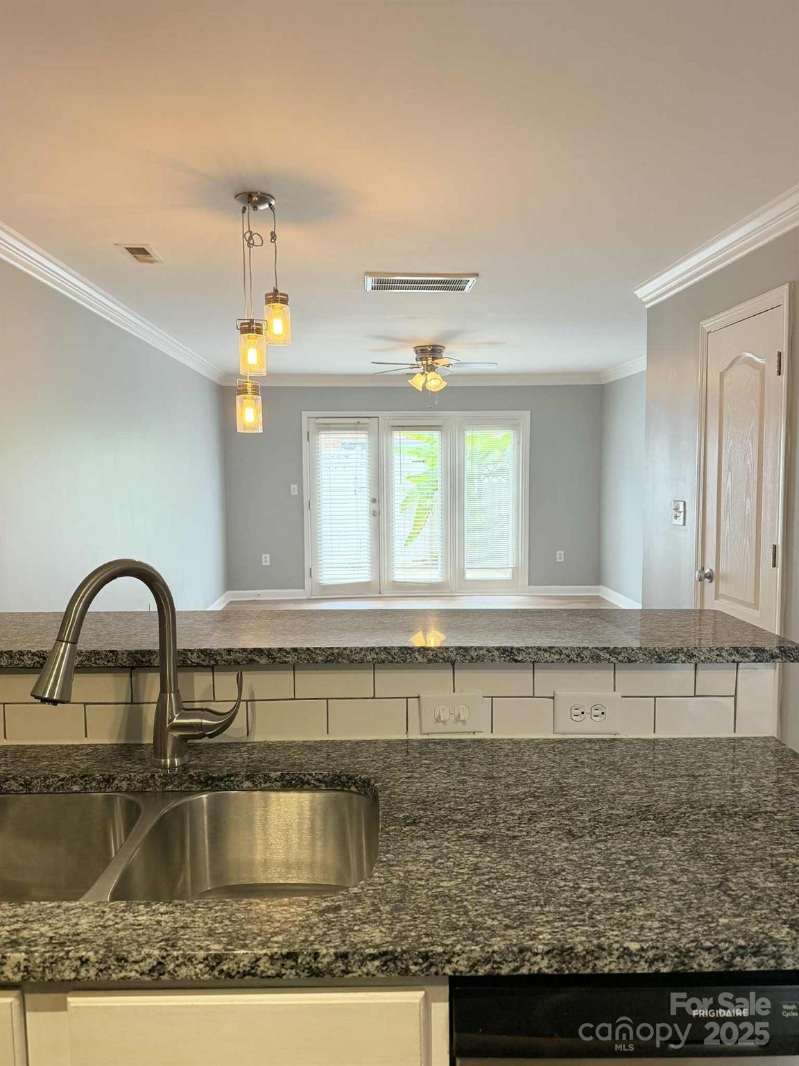 1218 Green Oaks Lane Charlotte NC 28205