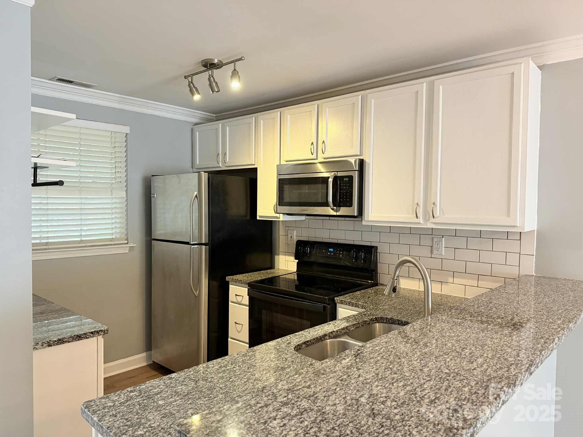 1218 Green Oaks Lane Charlotte NC 28205