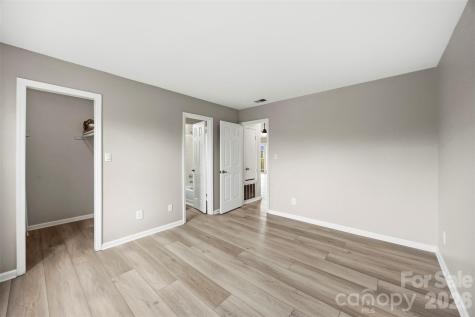 9320 South Vicksburg Park Court Charlotte NC 28210
