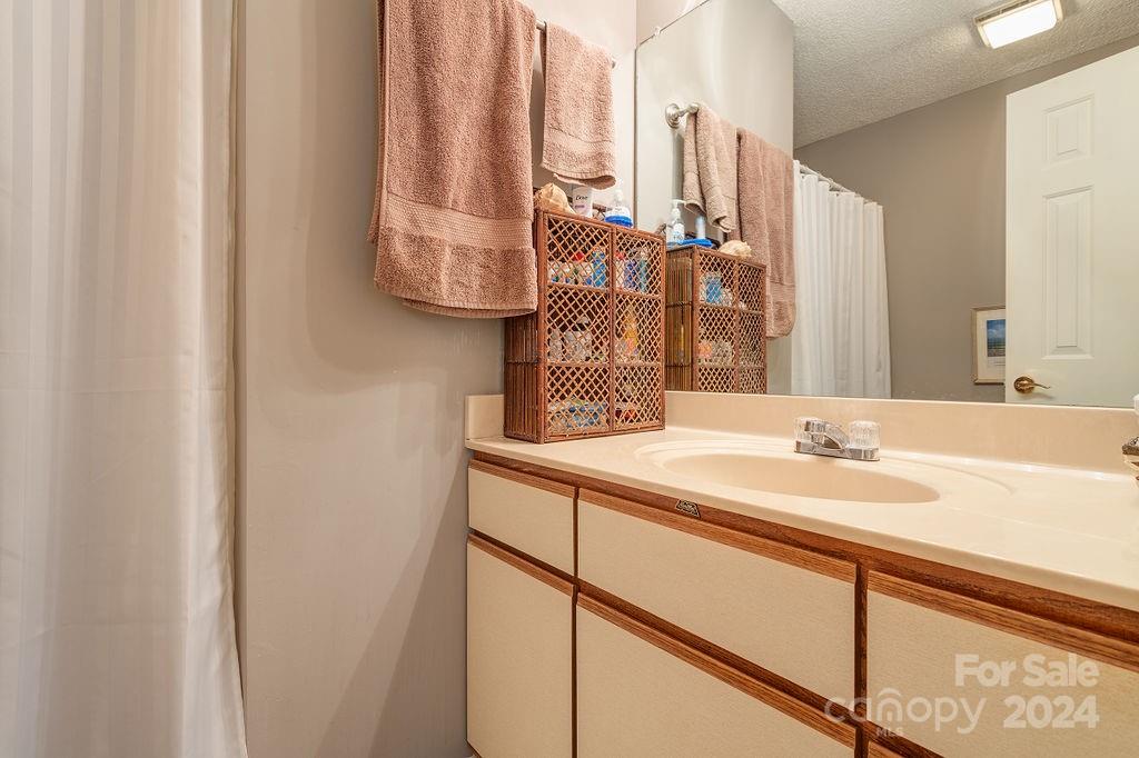 2501 Vineyard Boulevard Asheville NC 28805