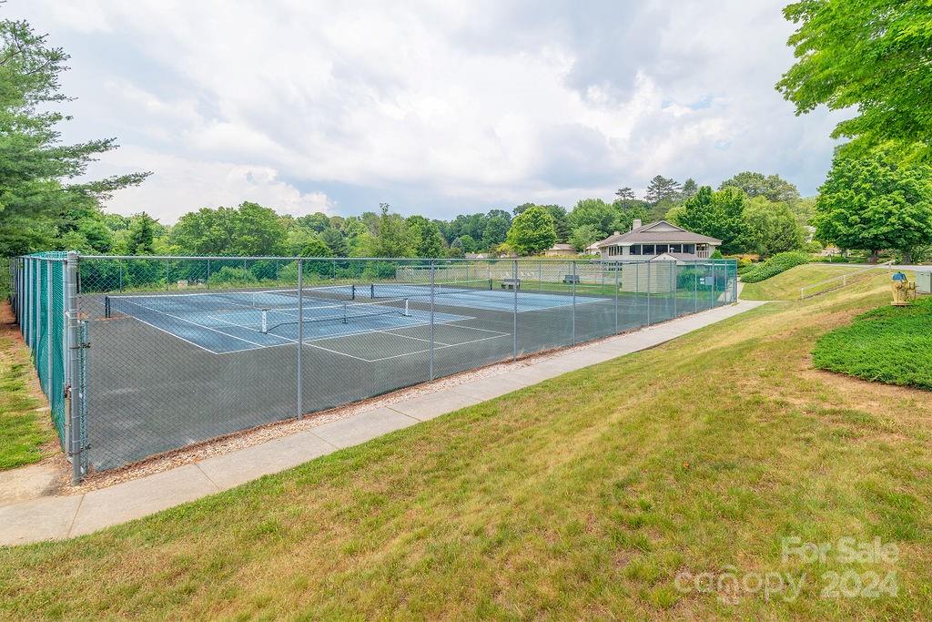 2501 Vineyard Boulevard Asheville NC 28805