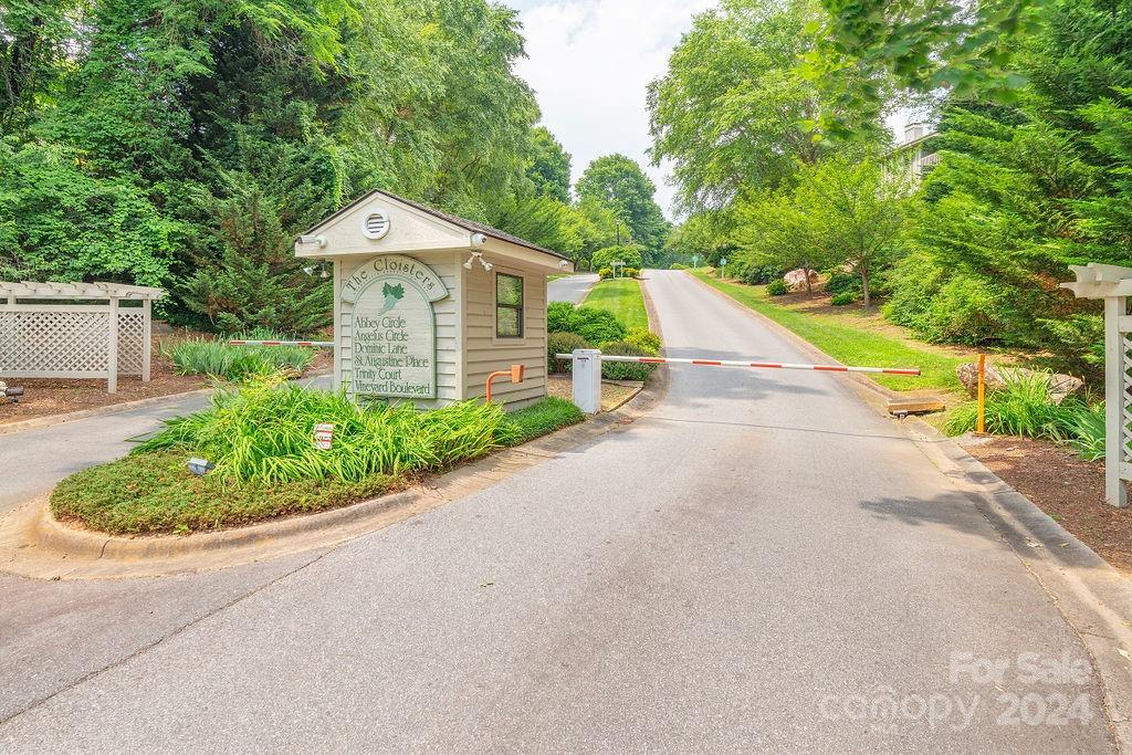 2501 Vineyard Boulevard Asheville NC 28805