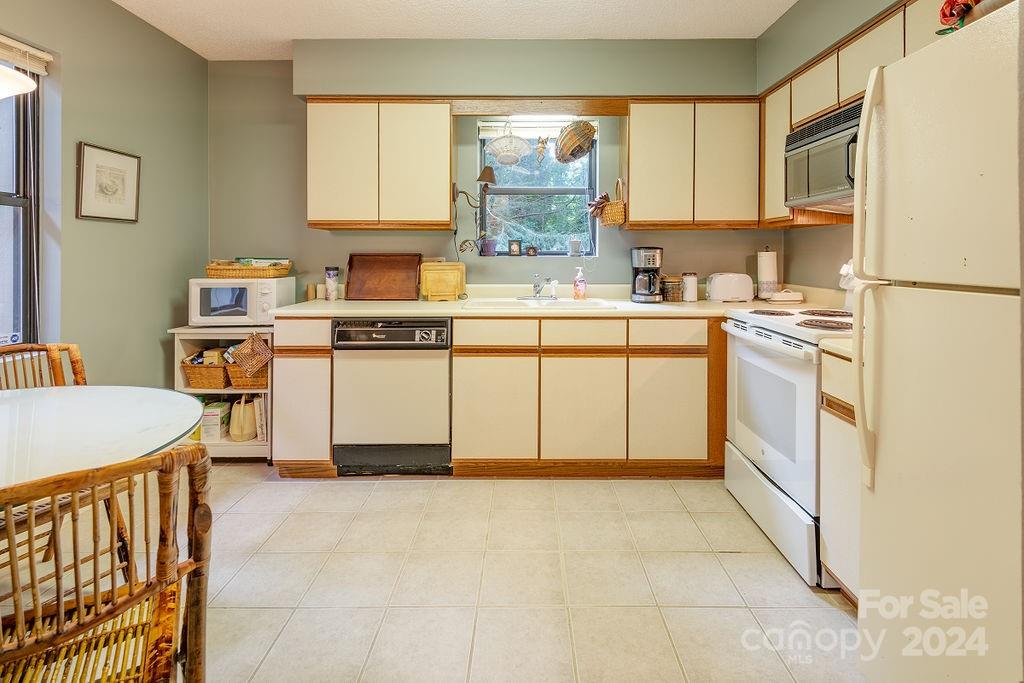 2501 Vineyard Boulevard Asheville NC 28805