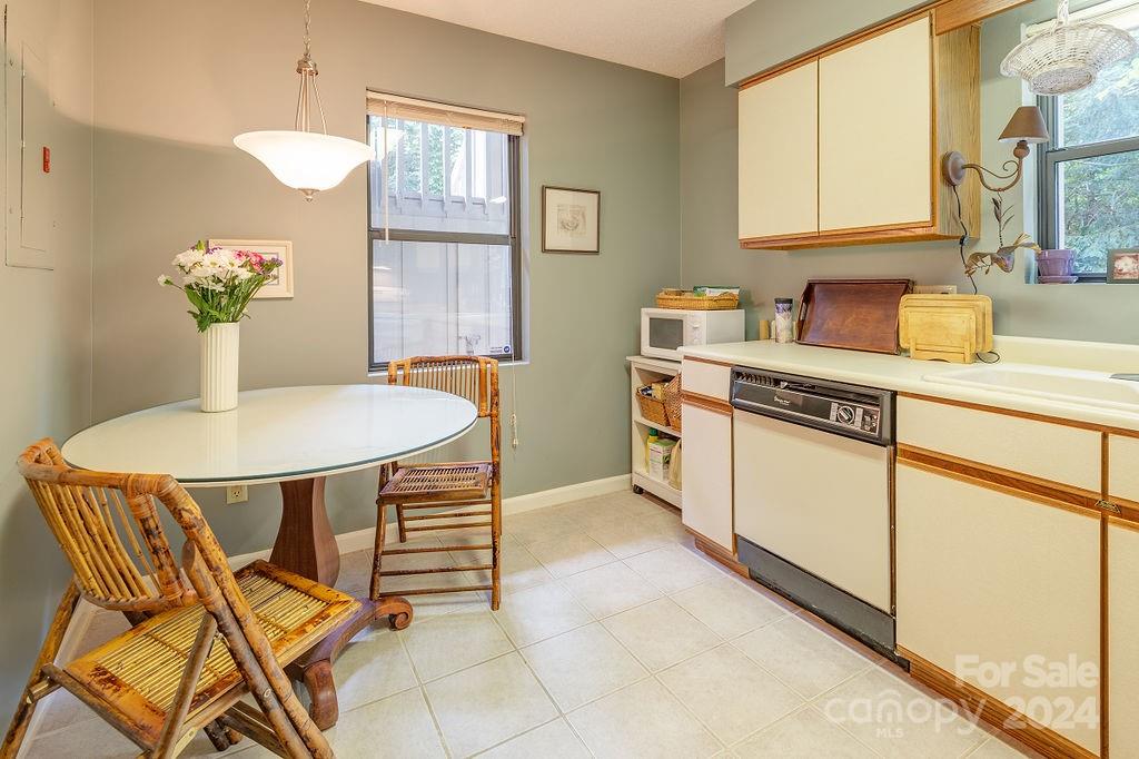 2501 Vineyard Boulevard Asheville NC 28805