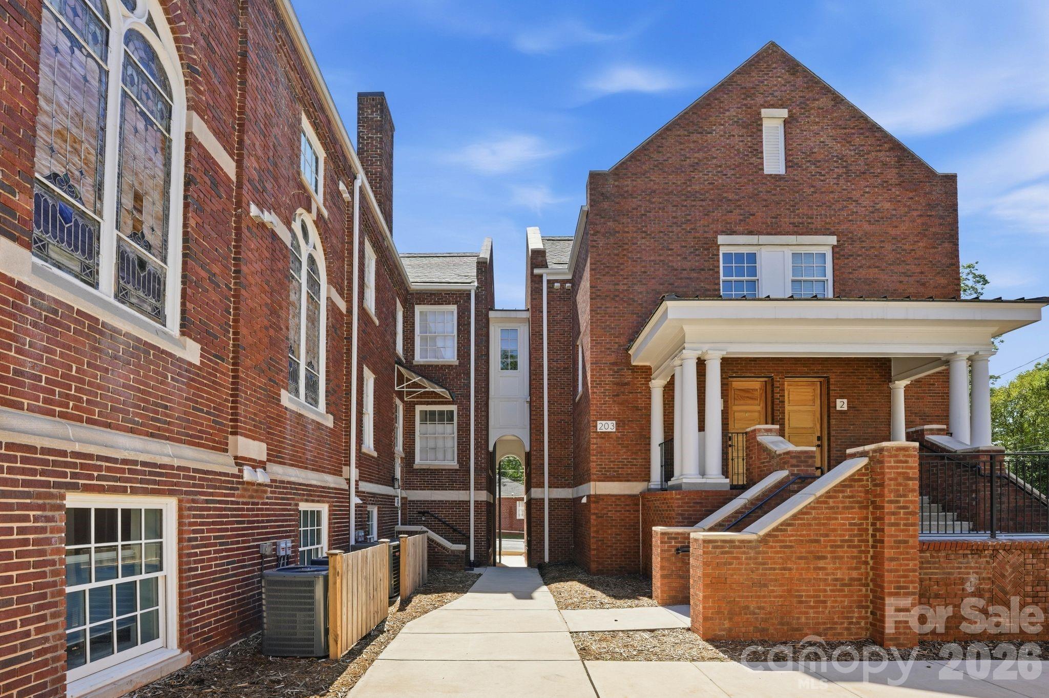 203 Grandin Road Charlotte NC 28208