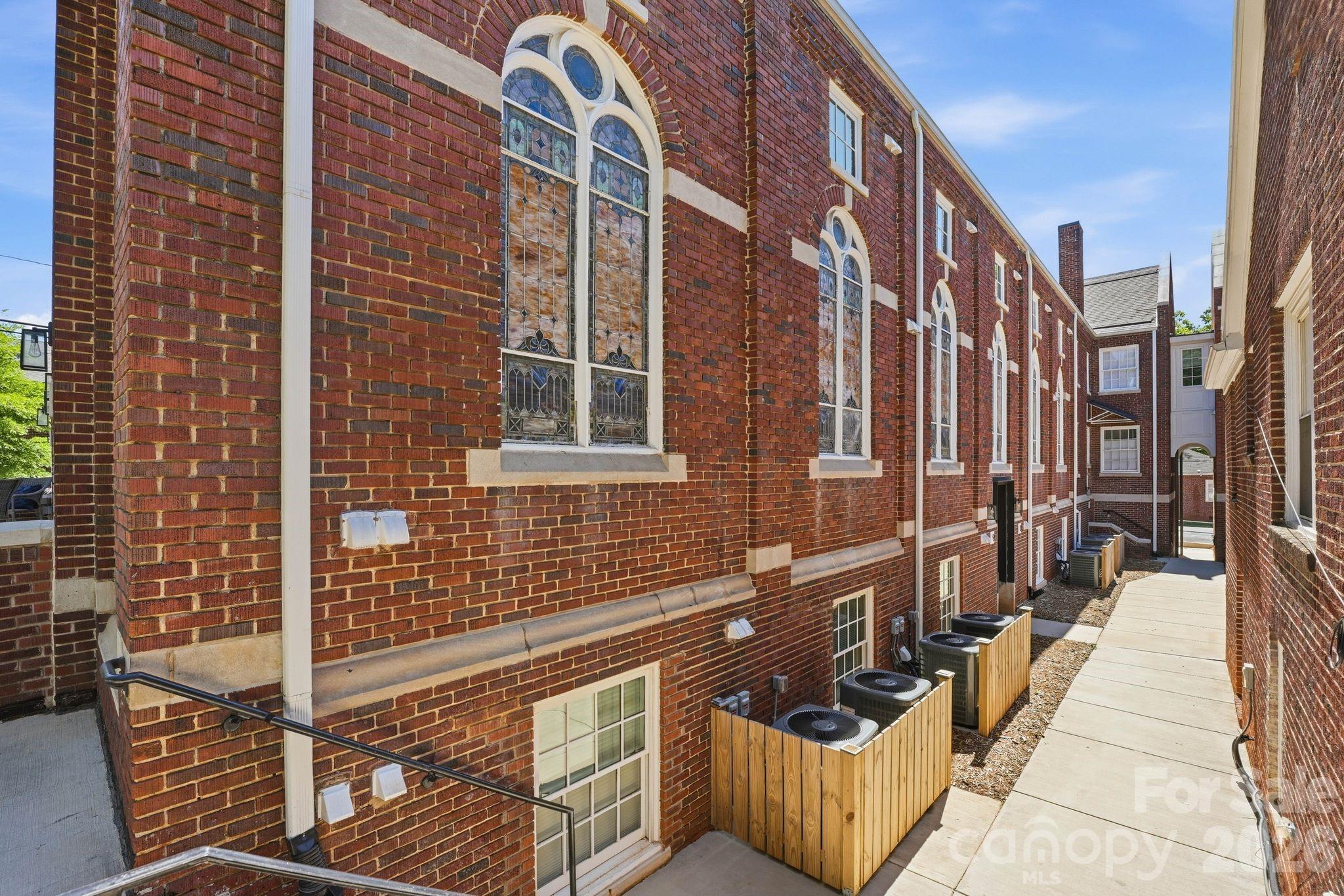 203 Grandin Road Charlotte NC 28208