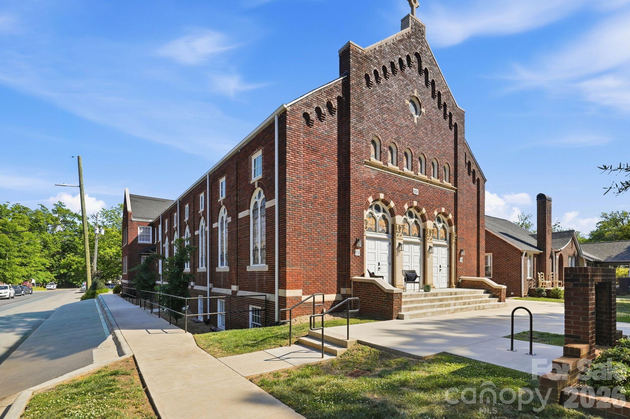 203 Grandin Road Charlotte NC 28208