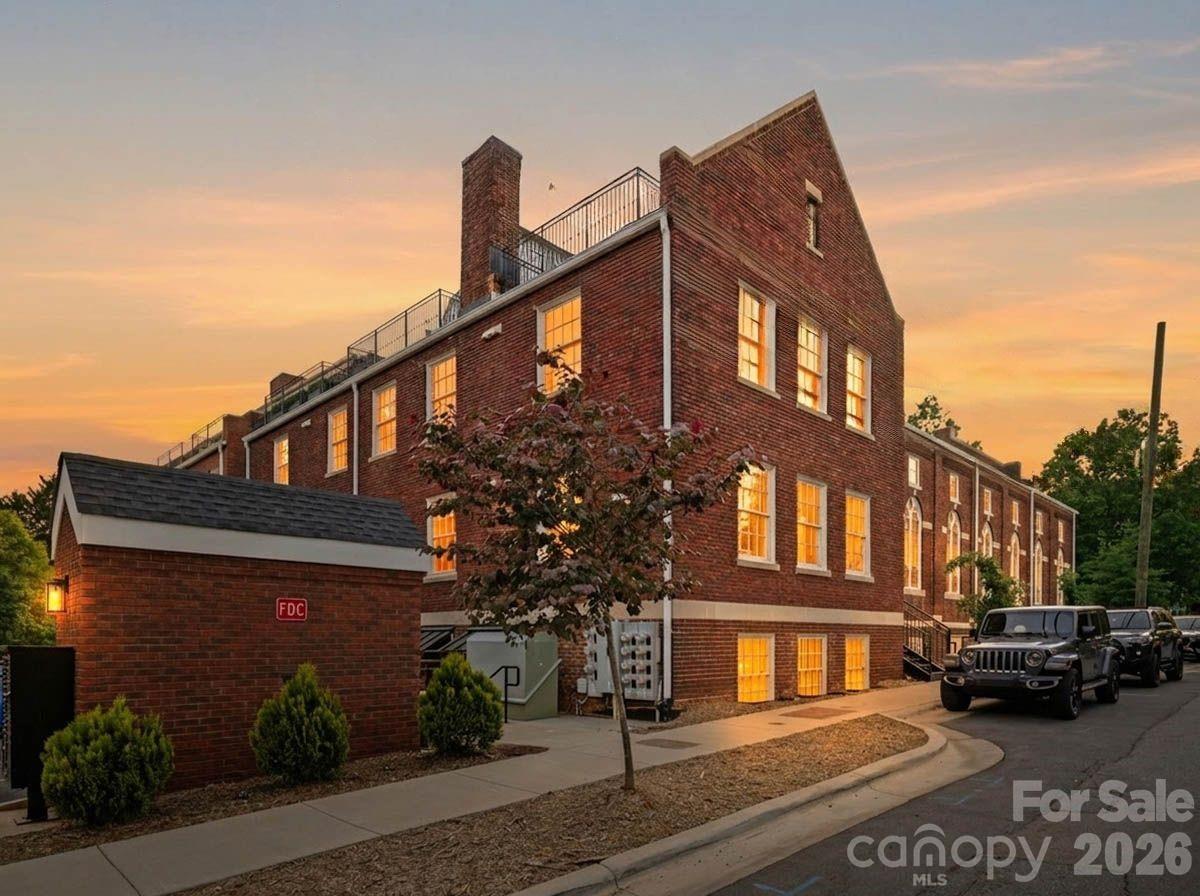 203 Grandin Road Charlotte NC 28208