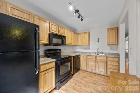 704 Carlyle Way Asheville NC 28803