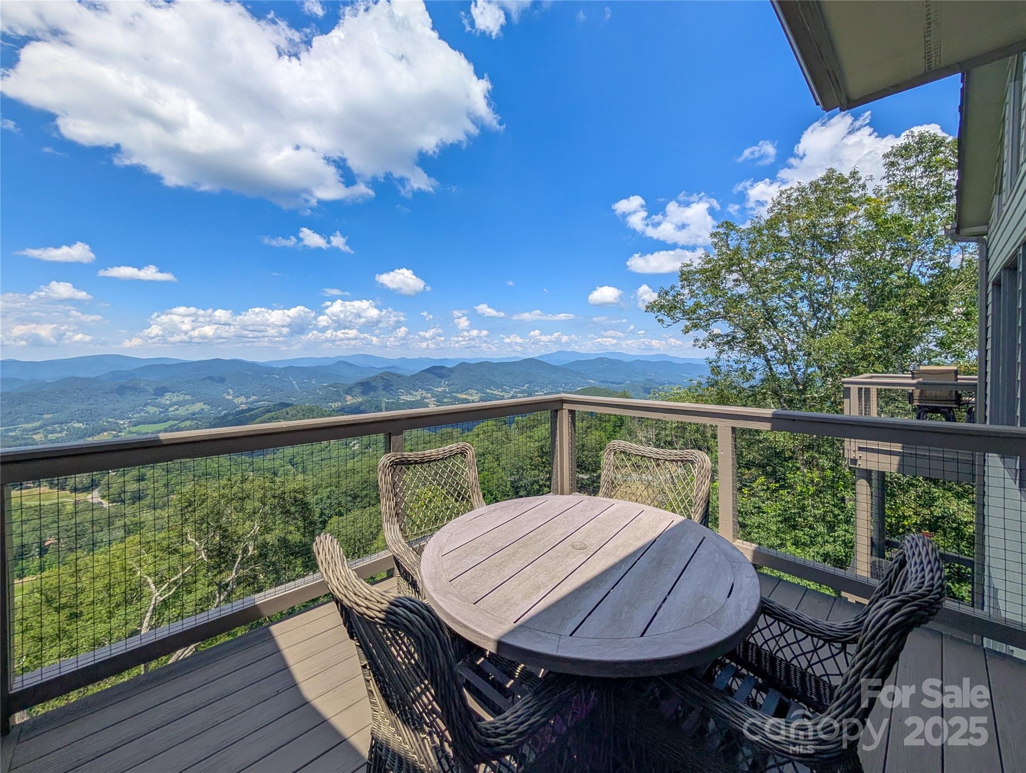 30 Club Villa Court Burnsville NC 28714