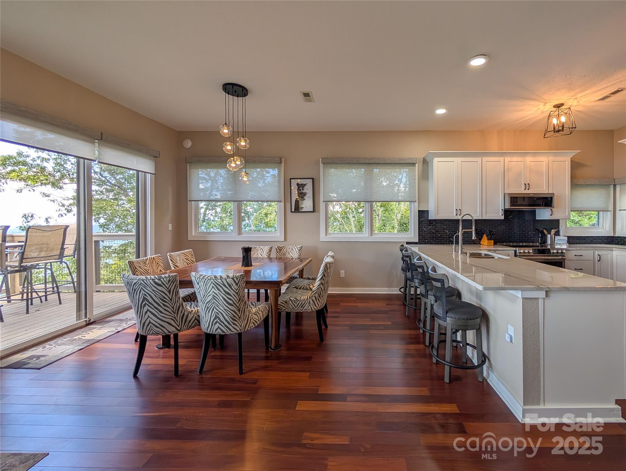 30 Club Villa Court Burnsville NC 28714