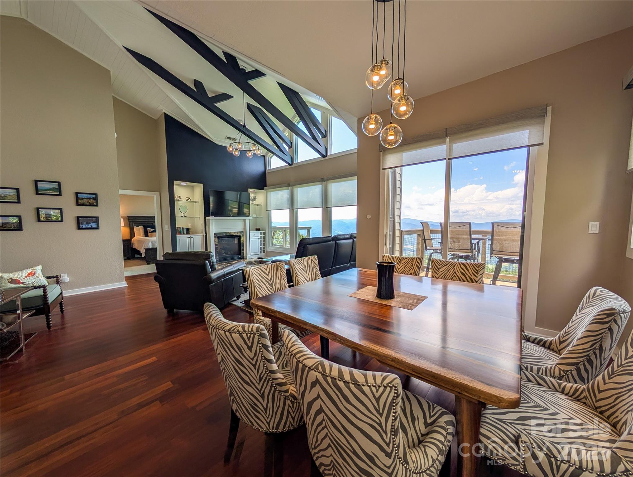 30 Club Villa Court Burnsville NC 28714