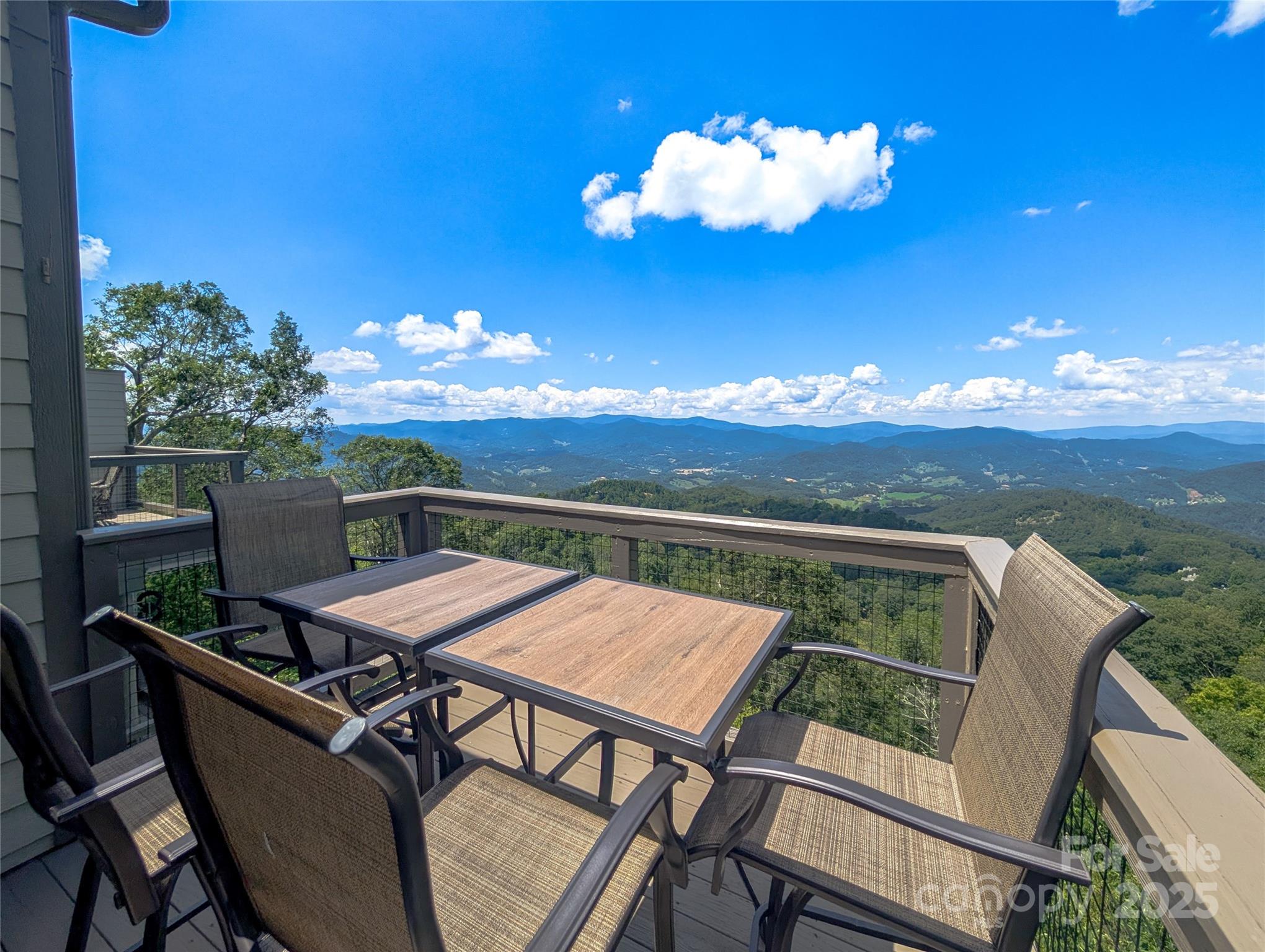 30 Club Villa Court Burnsville NC 28714